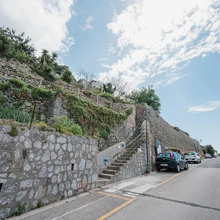 Il Glicine Apartment *